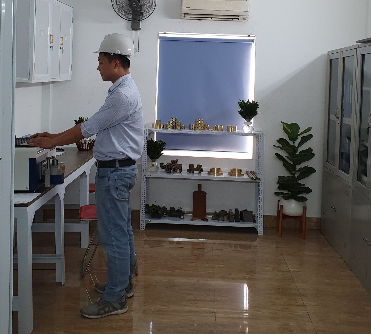 phòng thử nghiệm cơ khí quốc dương