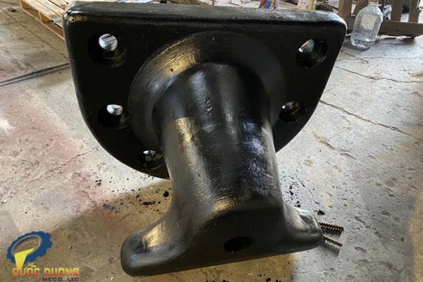 đúc gang bích neo tàu
