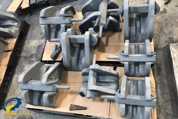 đúc thép khóa xích neo tàu