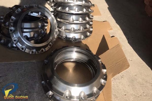 đúc gang thép mặt bích