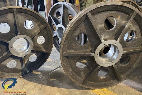 đúc gang thép puly bánh đà