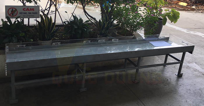 sản phẩm kết cấu giá để bình ắc quy